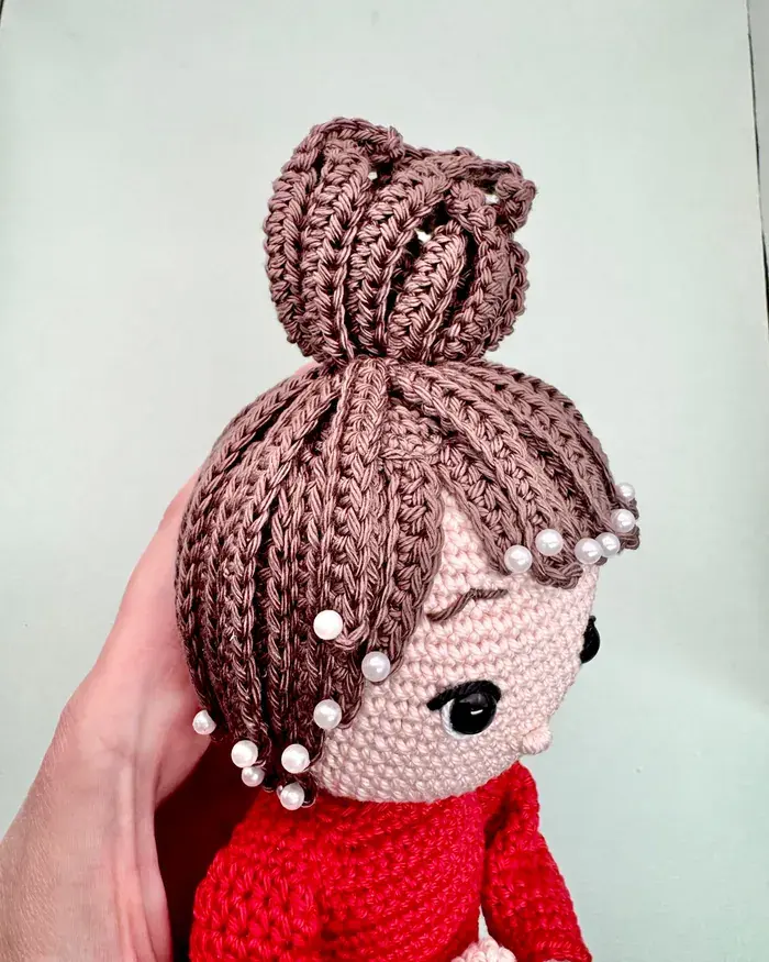 Coiffure de Valentin en cours de crochet