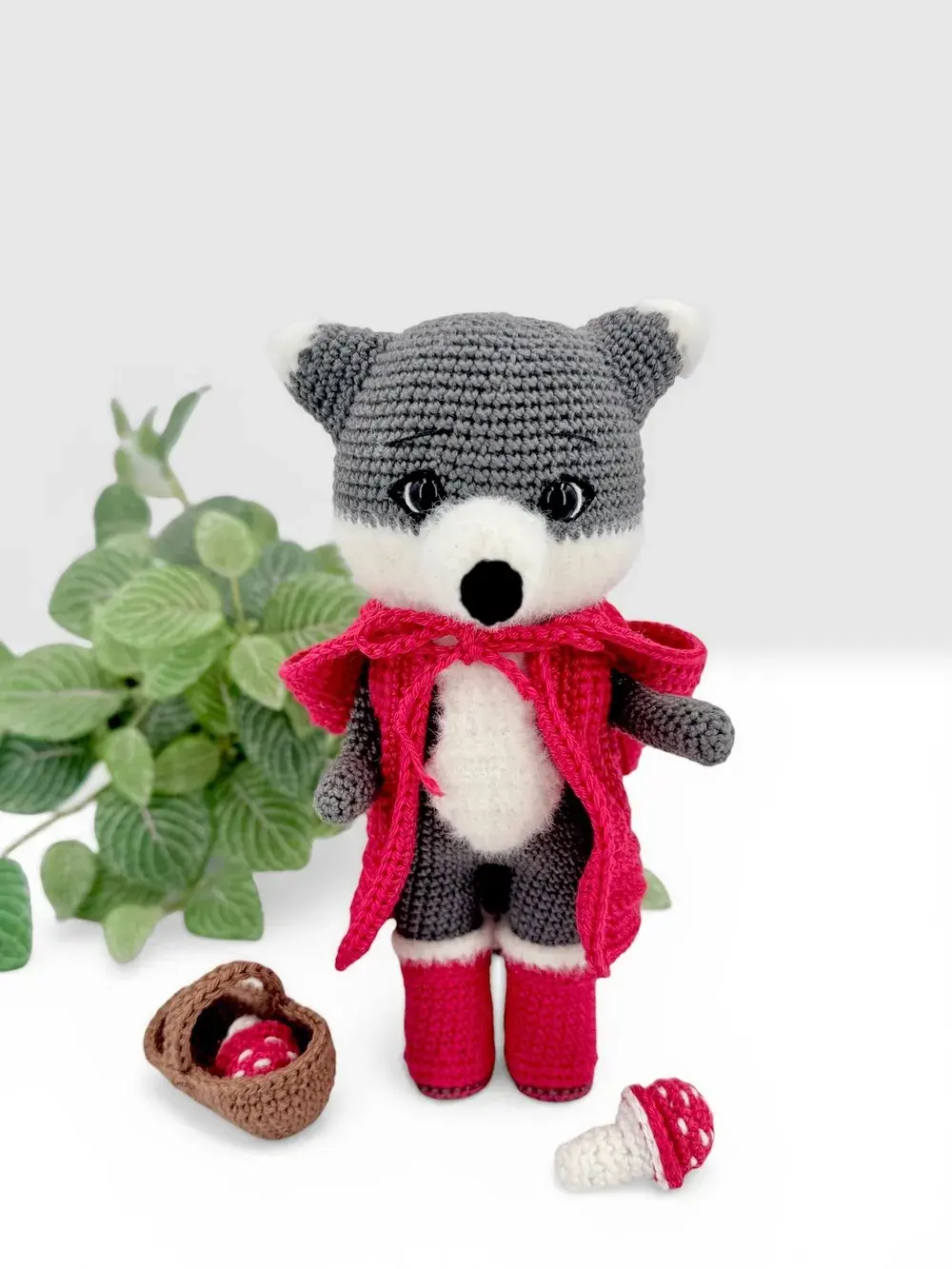 Loulou, le loup au chaperon rouge, et son petit panier